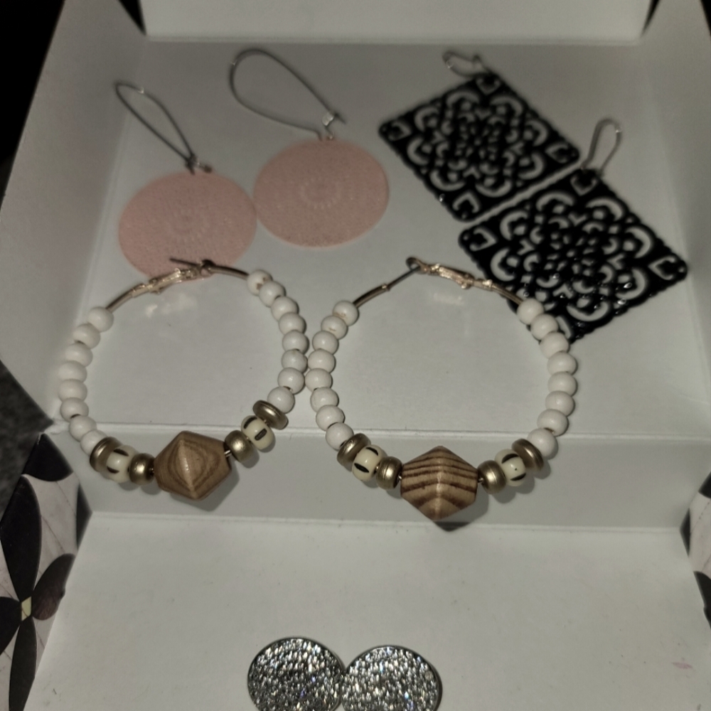 Set of 4 plunder earrings